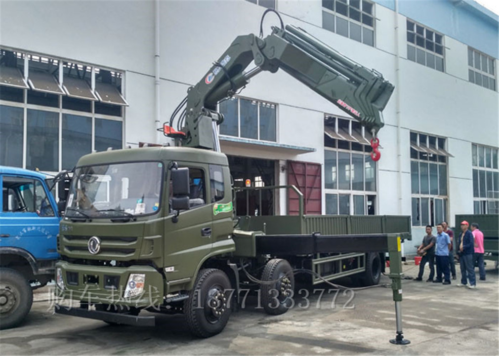 東風新款小三軸10噸折臂隨車吊