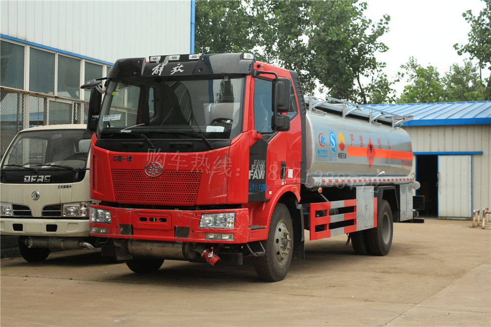 解放J6(15方)CLW5163GYYC5運油車車型簡介